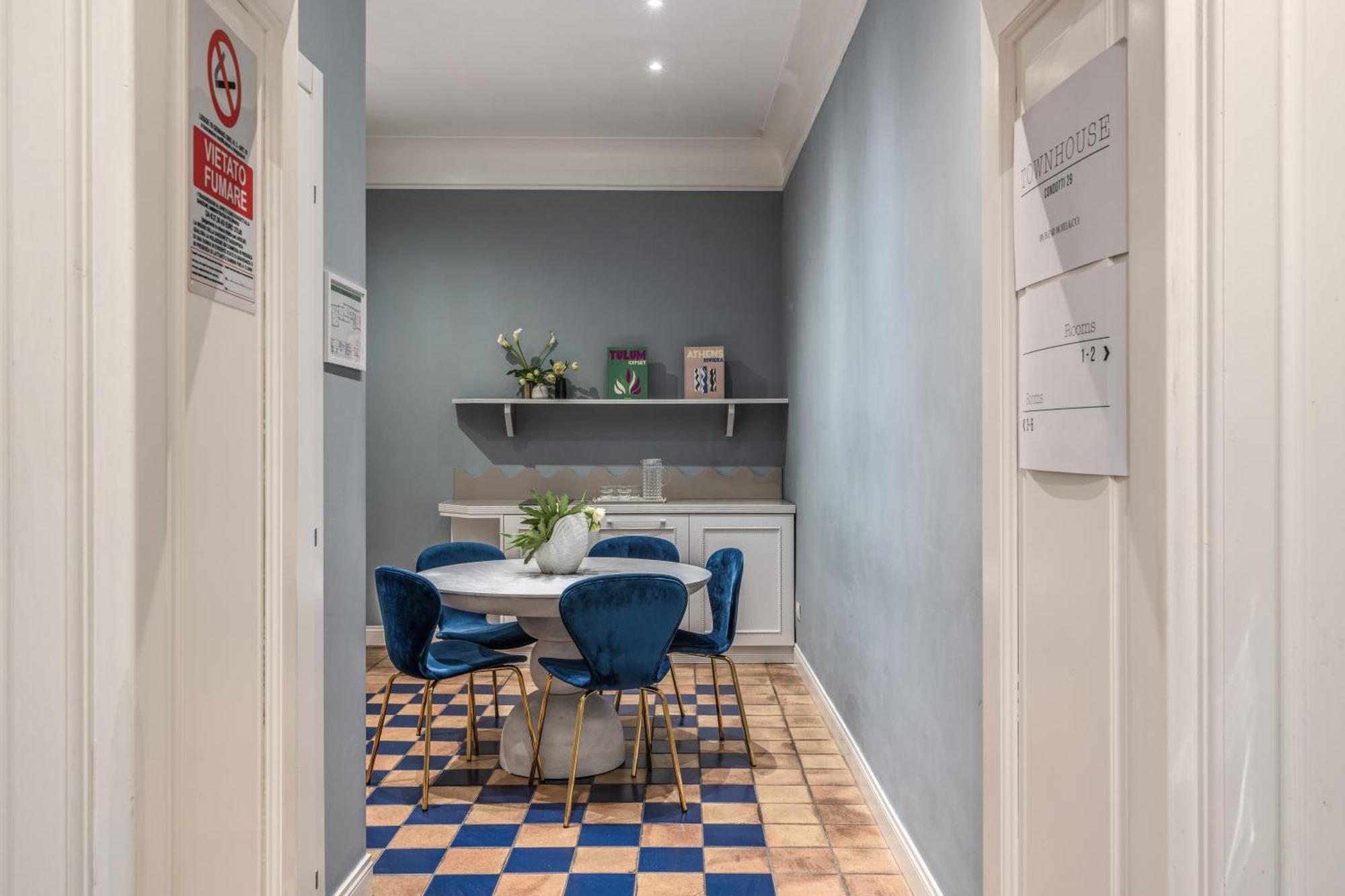 Townhouse Condotti 29 Pensión